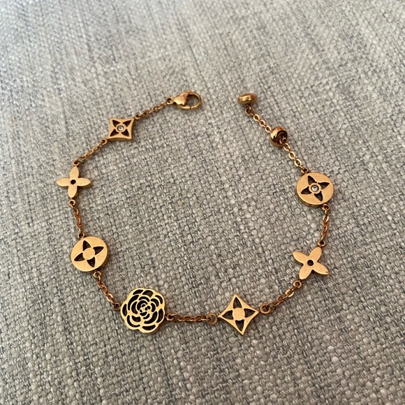 Camellia bracelet - Picture 1 of 2